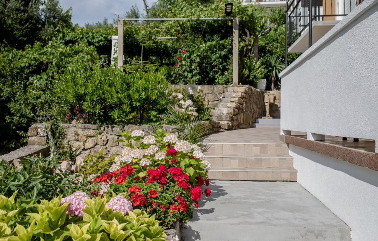 Apartments Makaus Supetarska Draga Exterior photo