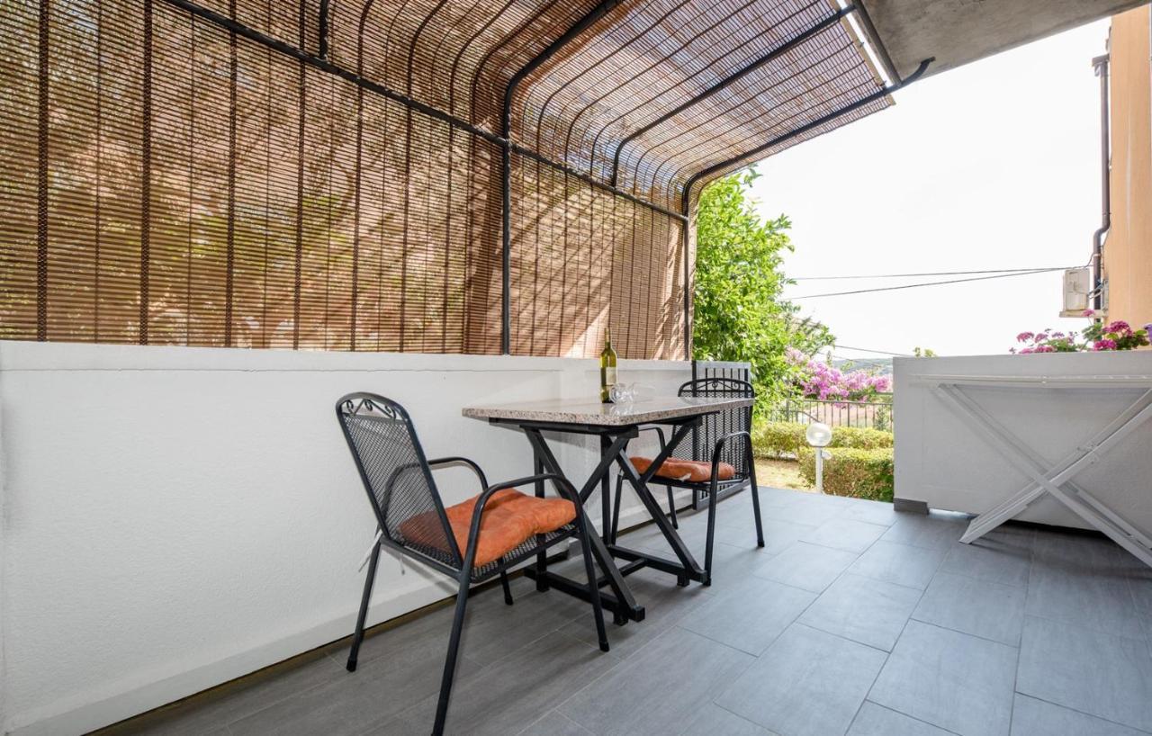 Apartments Makaus Supetarska Draga Exterior photo